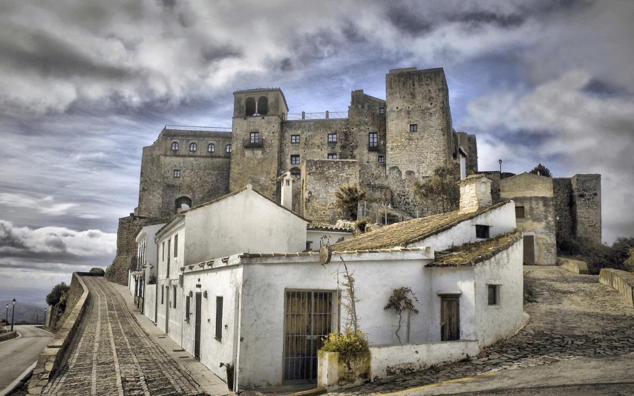 Hotel Tugasa Castillo De Castellar كاستيلار دي لا فرونتيرا المظهر الخارجي الصورة